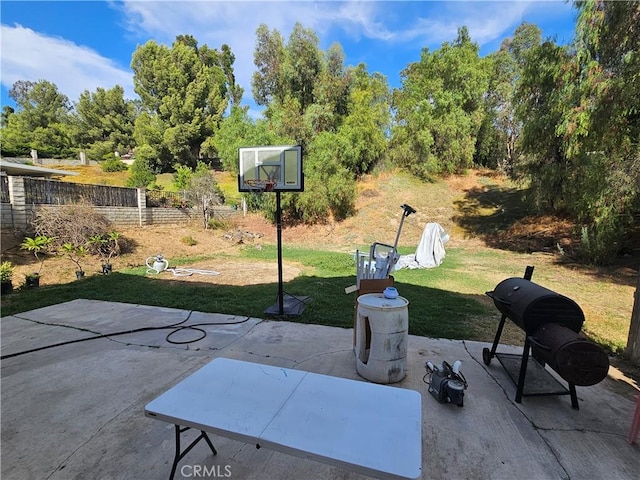 6757 Sunnyvale Dr, Riverside, CA 92505 - view of patio featuring fence