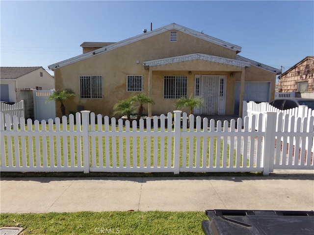 view of front facade featuring a garage