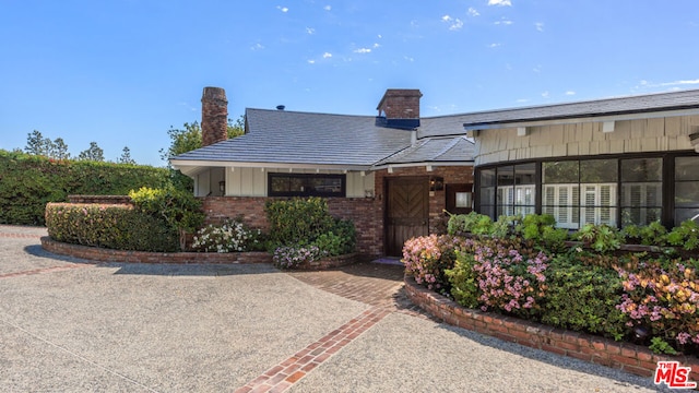 view of front of property