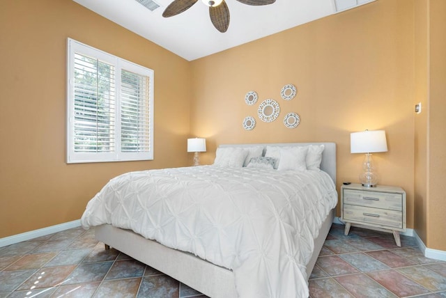 bedroom with ceiling fan