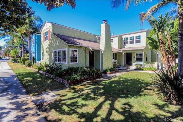 view of front of property with a front yard