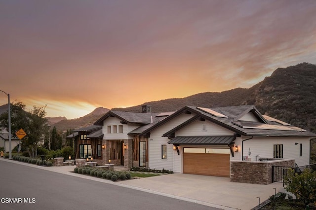 view of front of property featuring a mountain view