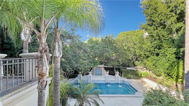 view of swimming pool