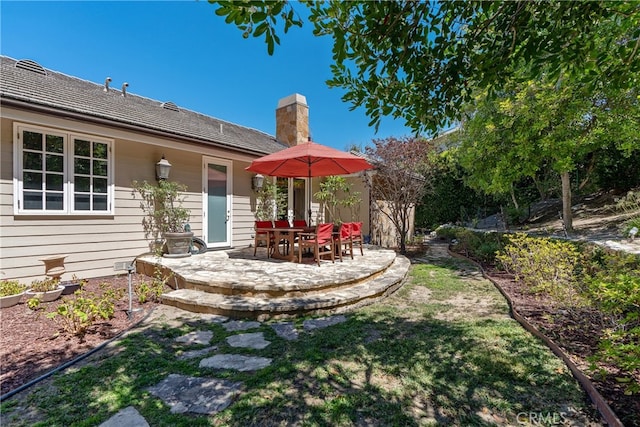 view of yard featuring a patio area