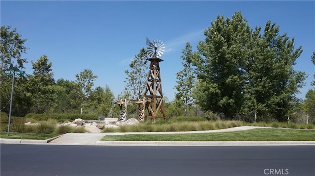 view of property's community