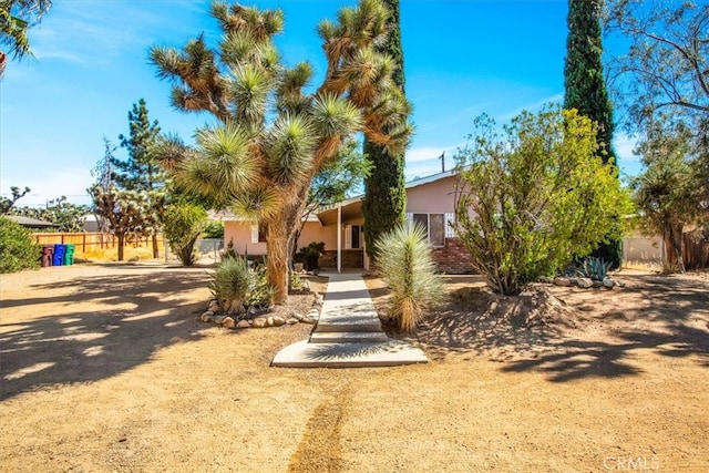 view of front of property