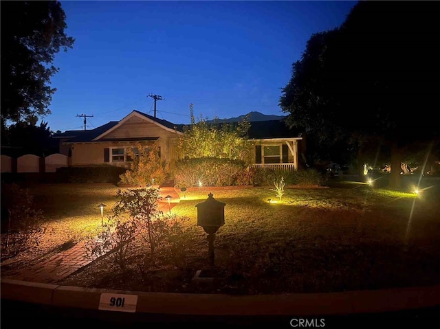 view of front of property