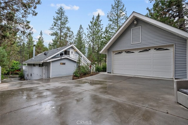 view of detached garage