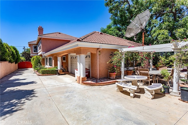 view of front of home featuring a patio area