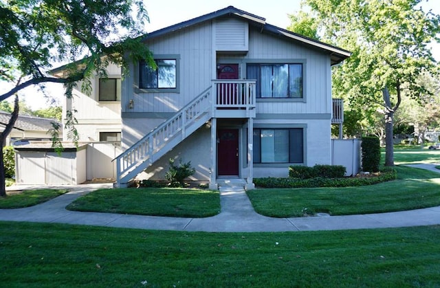 view of front of home with a front yard