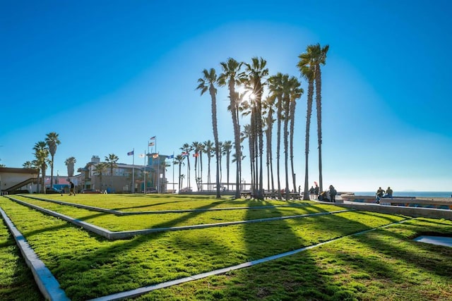1365 Seacoast Dr Unit E, Imperial Beach, CA 91932 - surrounding community featuring a yard and a water view