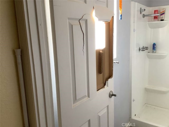 5645 Cahuilla Ave Unit 29, Palms, CA 92277 - bathroom featuring a shower