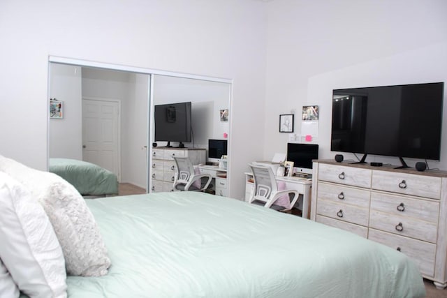 bedroom with a closet