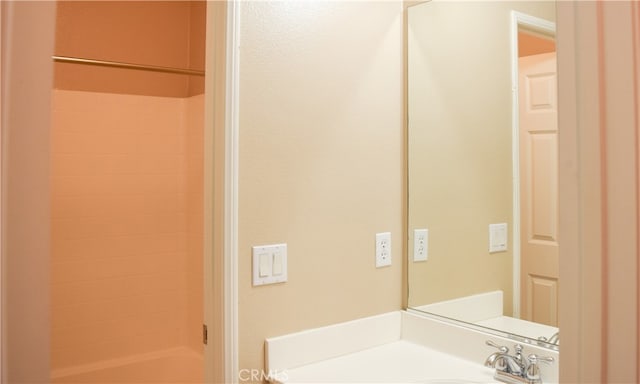 bathroom featuring sink