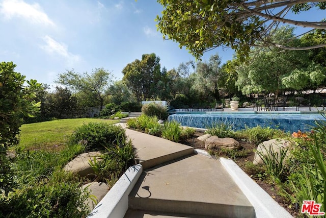 view of swimming pool