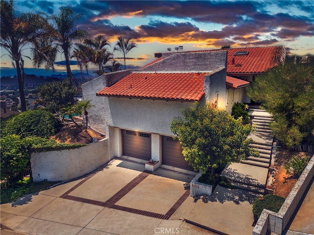 view of front facade featuring a garage