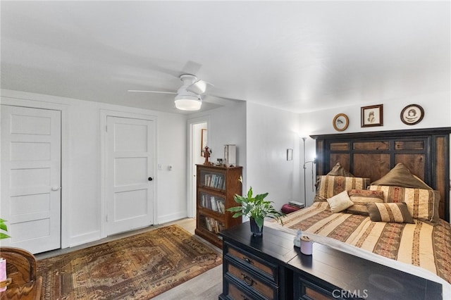 bedroom with ceiling fan