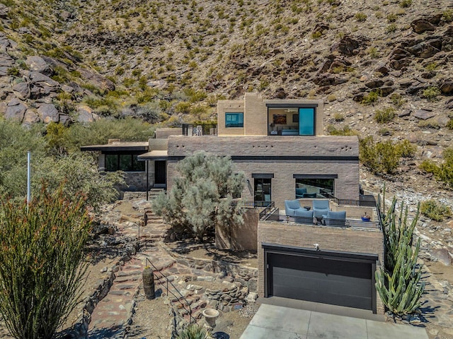 view of front of house with a garage