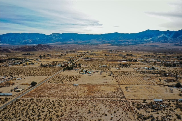 Listing photo 3 for 722 Sage St, Lucerne Valley CA 92356