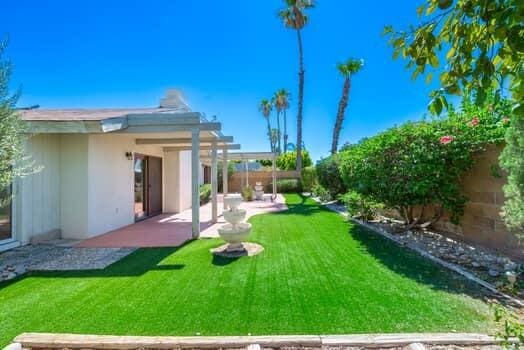 view of yard with a patio