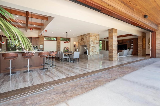 649 Seabright Ln, Solana Beach, CA 92075 - building lobby with beam ceiling