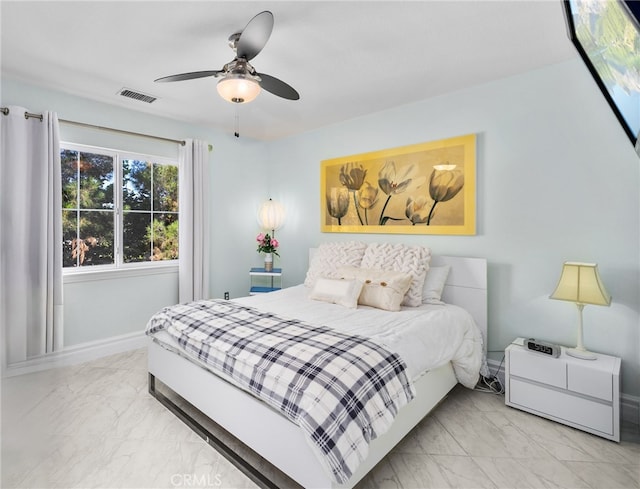 bedroom with ceiling fan