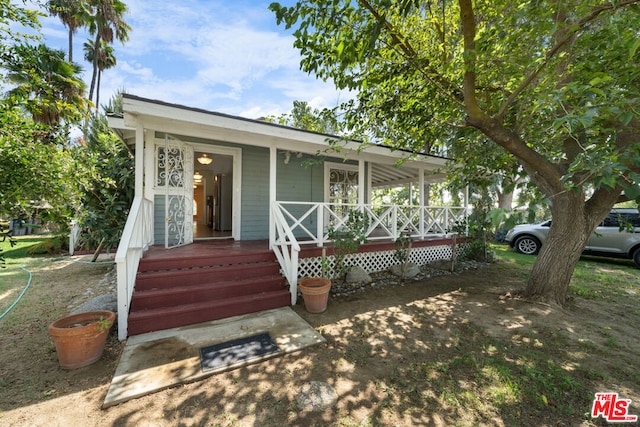 view of front of property with covered porch