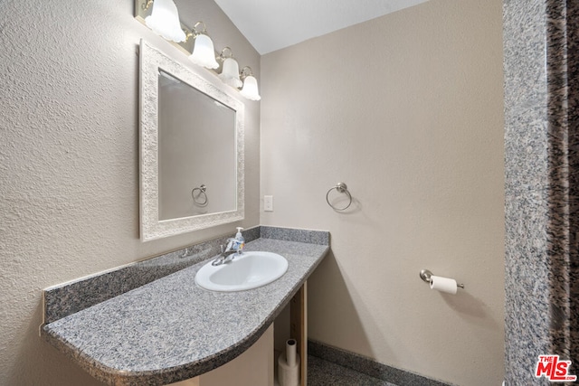 bathroom featuring sink