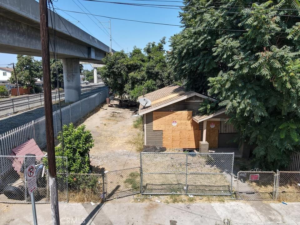 1701 E 61st St, Los Angeles, CA 90001 - photo 1