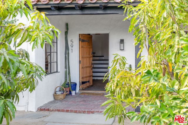 view of property entrance