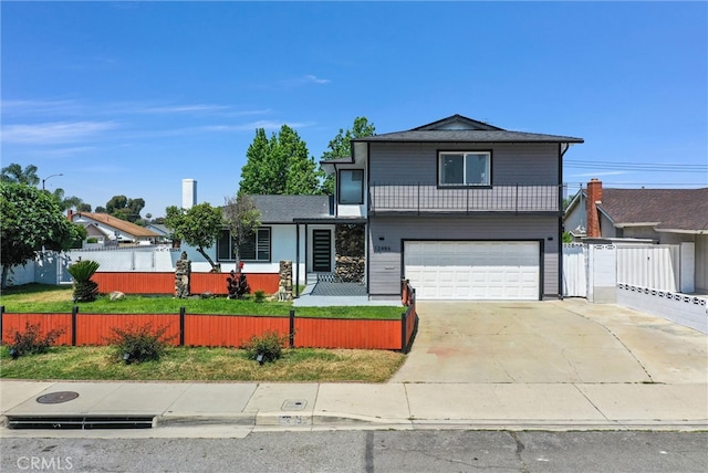 view of front property featuring a garage