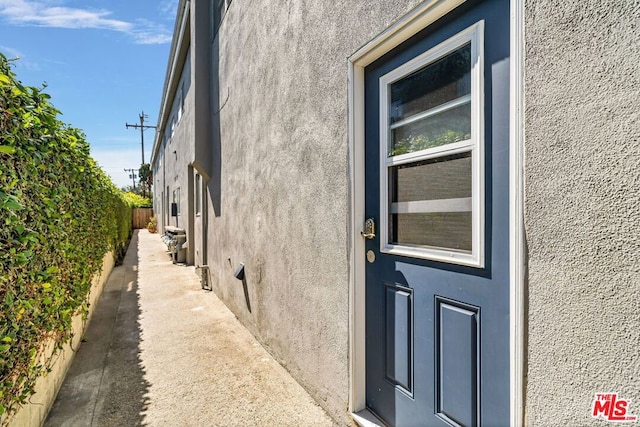 view of property entrance