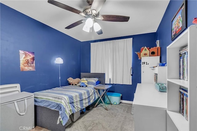 bedroom with ceiling fan