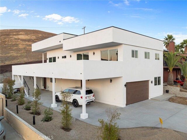 view of front of home with a garage