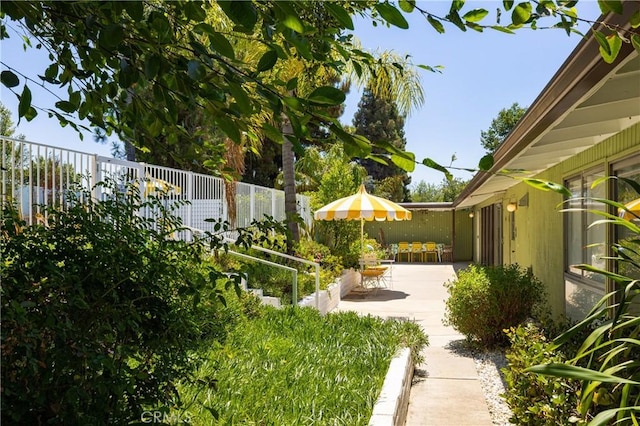 view of yard with a patio