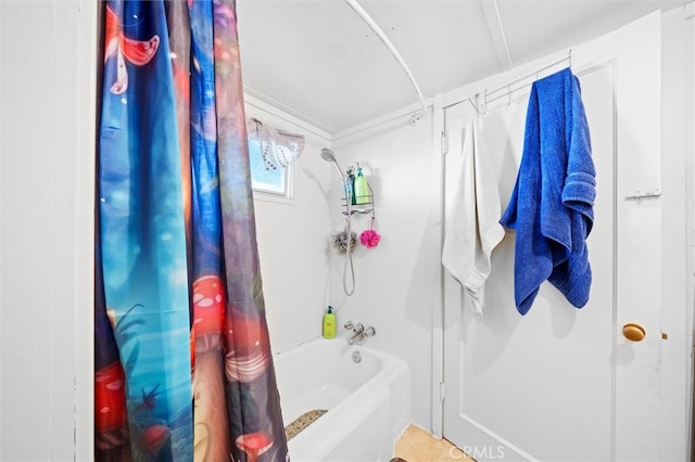 bathroom with shower / bath combo