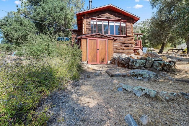 view of outbuilding