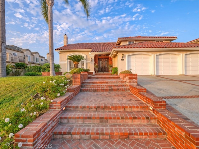 view of front of house featuring a garage