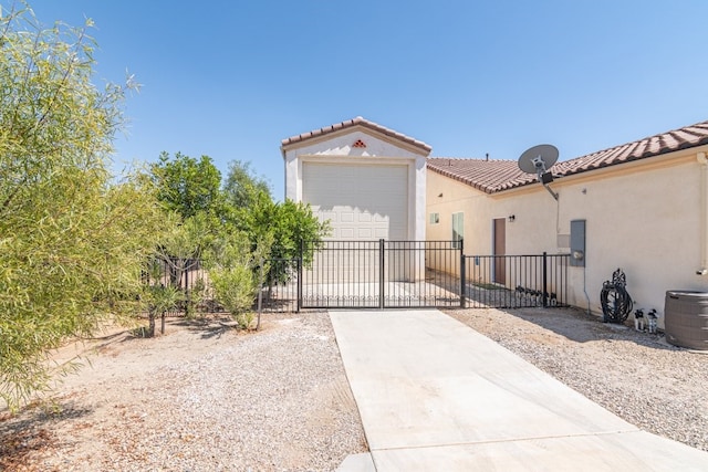 view of front of property featuring a garage