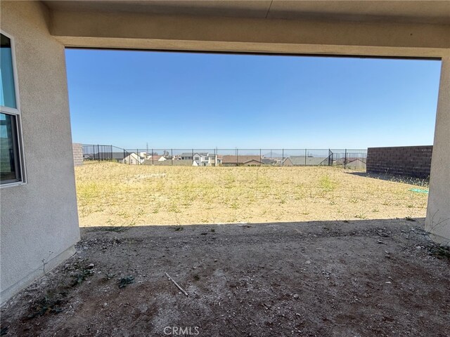 15949 Conservatory Dr, Fontana, CA 92336 - view of yard