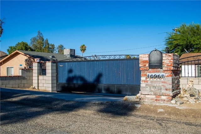 exterior space featuring fence private yard