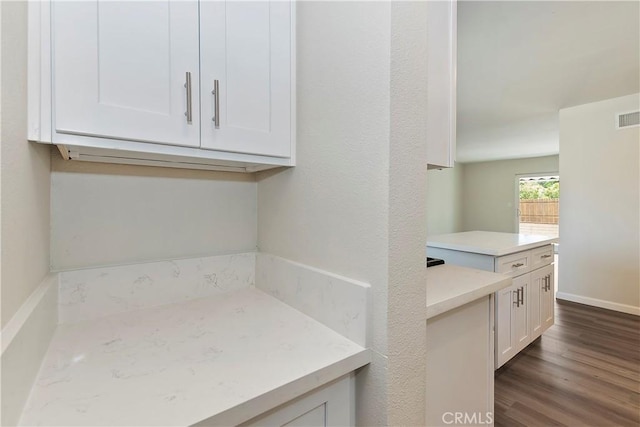 74761 Leslie Ave, Palm Desert, CA 92260 - bathroom with wood finished floors