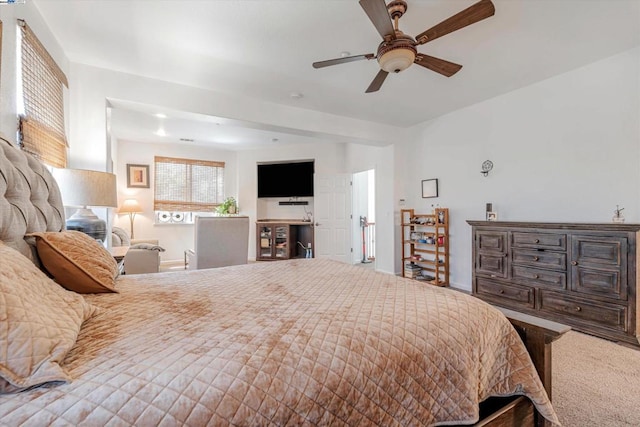 bedroom with ceiling fan