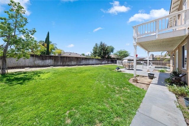 view of yard with a patio area