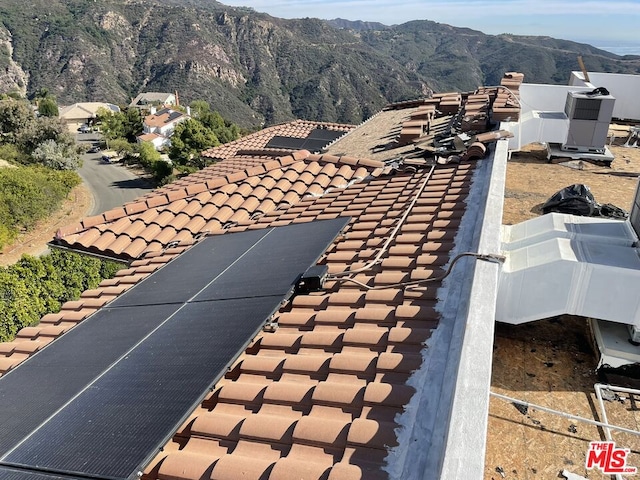 exterior details with a mountain view