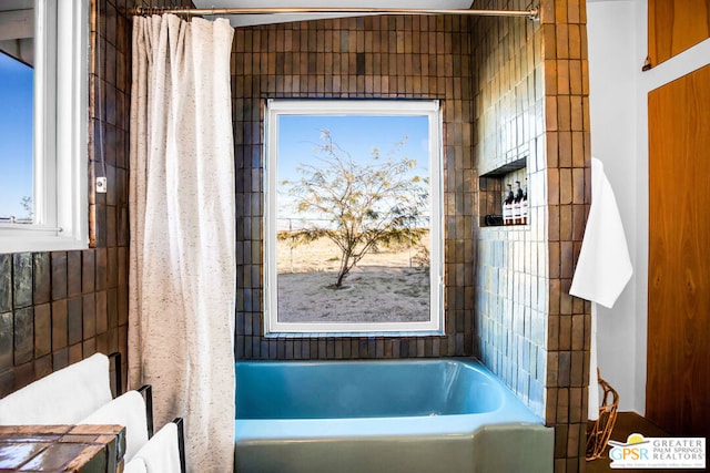 bathroom featuring a bathtub