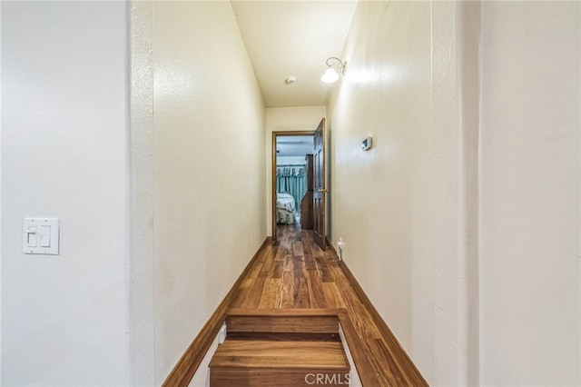 3927 W 58th Pl, Los Angeles, CA 90043 - hall featuring wood finished floors