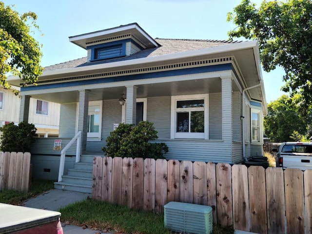 view of front of house featuring a porch