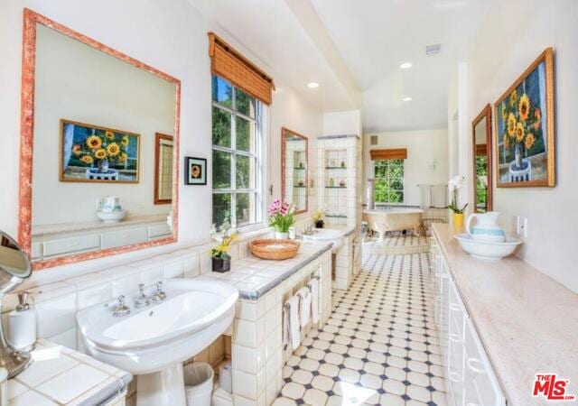 bathroom featuring a bathtub