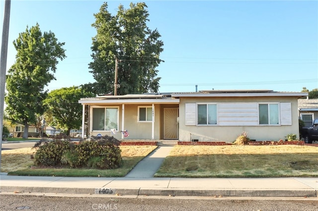 view of front of property with a front yard